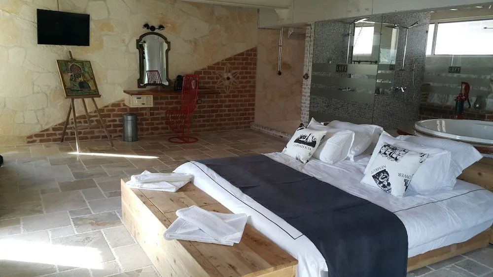 Exclusive Tek Büyük Yataklı Oda
