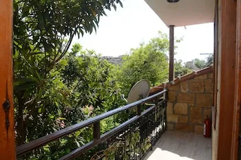 Hellen Hotel Side