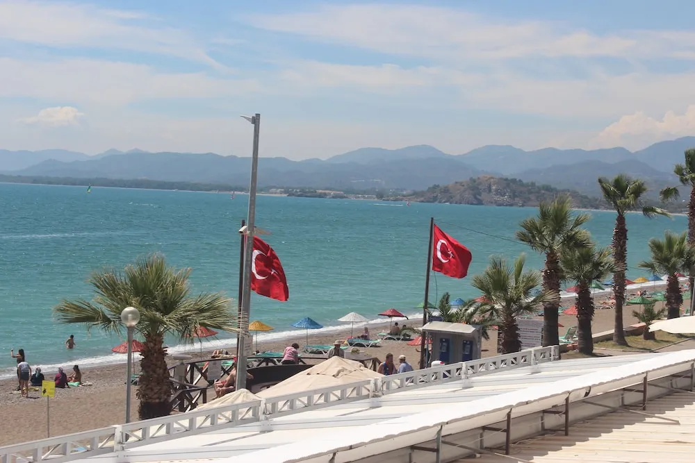 Standard Üç Kişilik Oda, Deniz Manzaralı