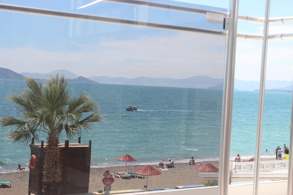 Standard Tek Büyük veya İki Ayrı Yataklı Oda, Deniz Manzaralı