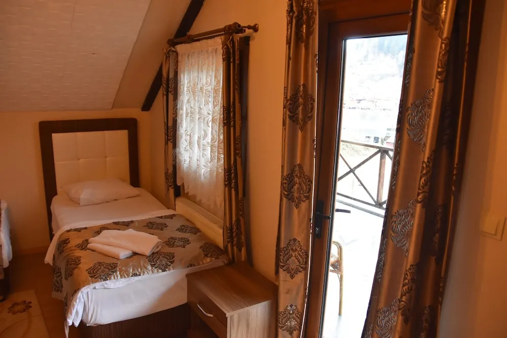Bungalov, Balkon, Göl Manzaralı