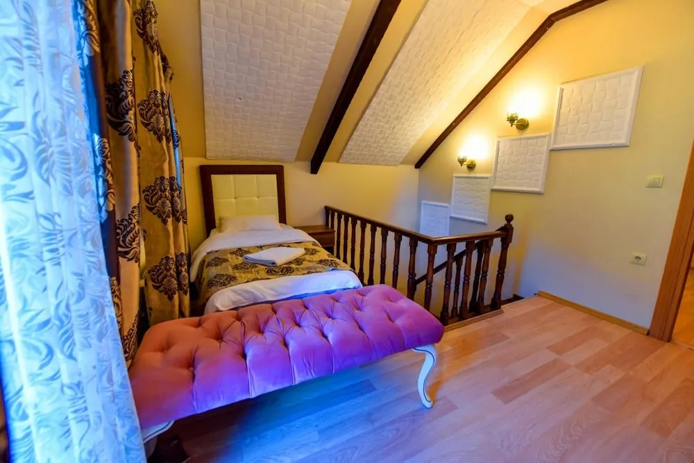 Bungalov, Balkon, Göl Manzaralı