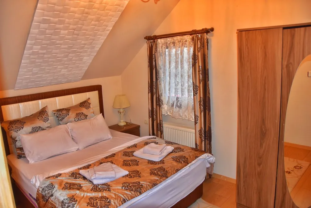 Bungalov, Balkon, Göl Manzaralı