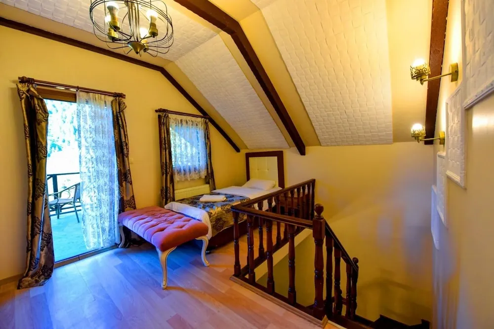 Bungalov, Balkon, Göl Manzaralı