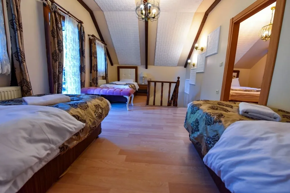 Bungalov, Balkon, Göl Manzaralı