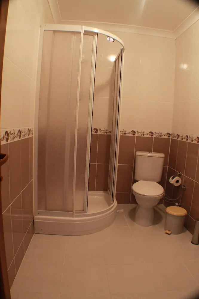 Deluxe Oda, Balkon, Kısmi Göl Manzaralı