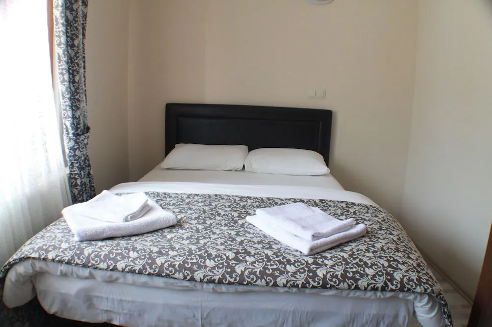 Deluxe Oda, Balkon, Kısmi Göl Manzaralı