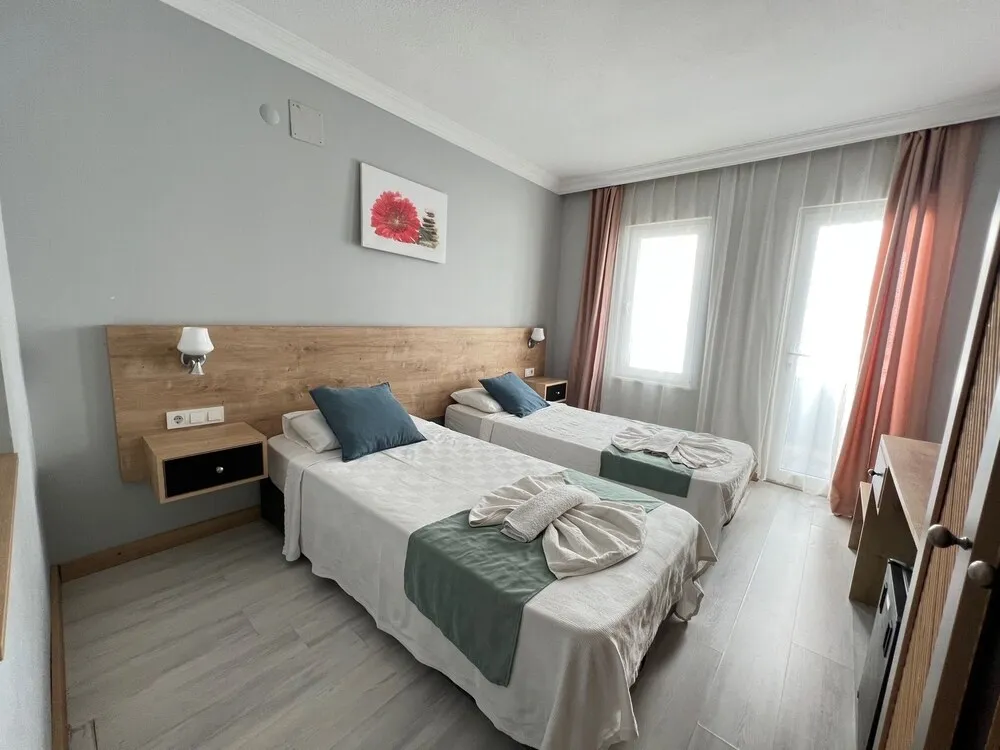 Standard Tek Büyük veya İki Ayrı Yataklı Oda