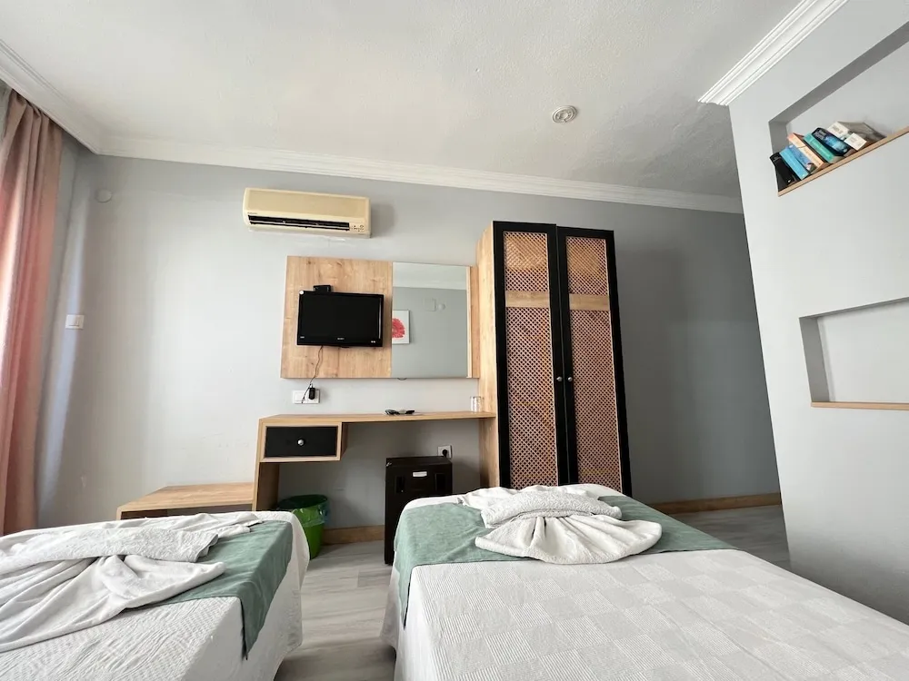 Standard Tek Büyük veya İki Ayrı Yataklı Oda