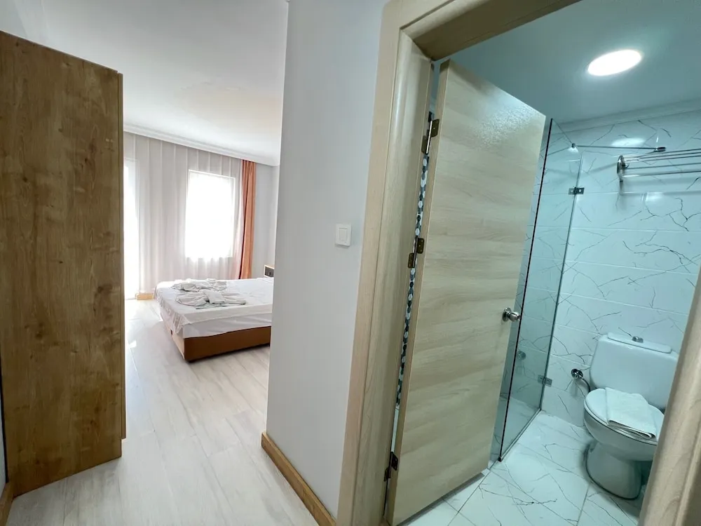 Standard Tek Büyük veya İki Ayrı Yataklı Oda