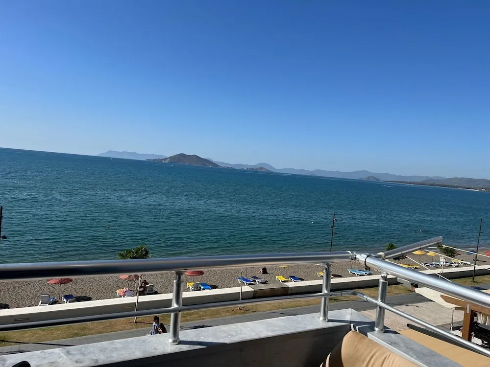 Comfort Tek Büyük veya İki Ayrı Yataklı Oda