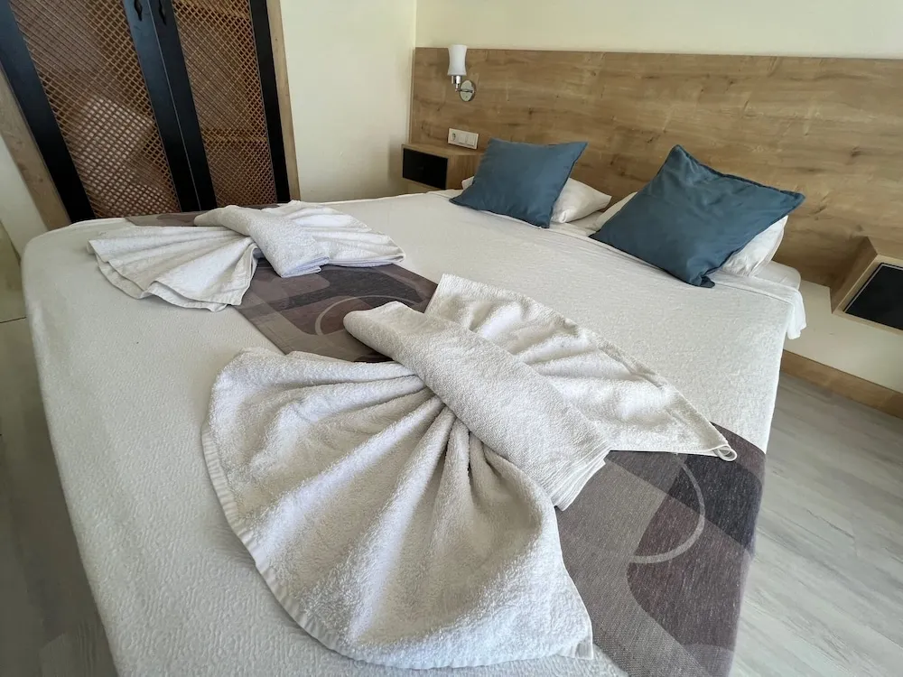 Comfort Tek Büyük veya İki Ayrı Yataklı Oda