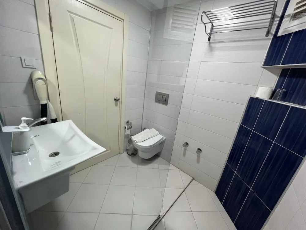 Comfort Tek Büyük veya İki Ayrı Yataklı Oda