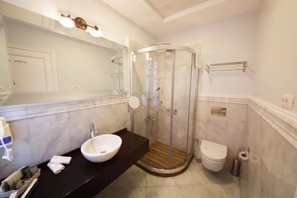 Comfort Tek Büyük Yataklı Oda