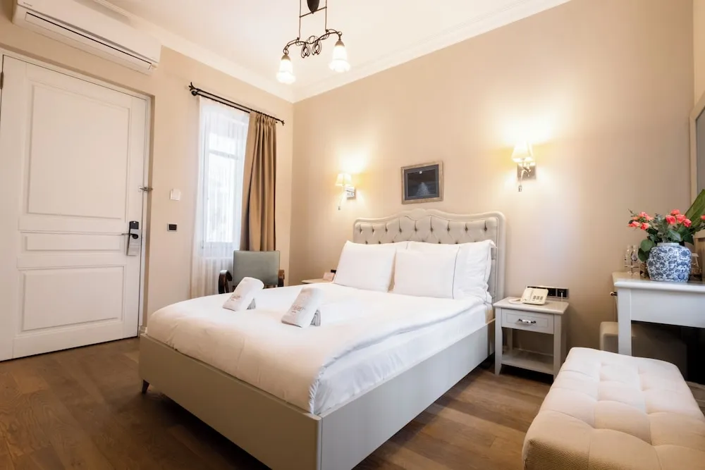 Comfort Tek Büyük Yataklı Oda