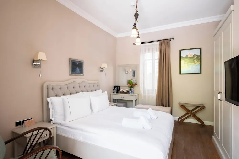 Comfort Tek Büyük Yataklı Oda