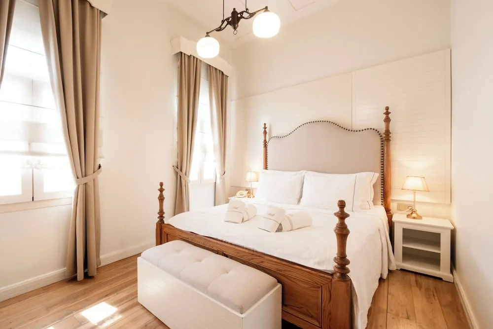 Executive Suite, 2 Bedrooms and a Bathroom with Spa Bathtube