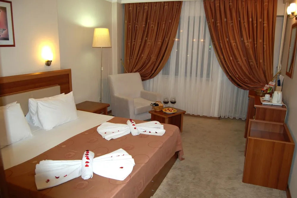 Deluxe Tek Büyük Yataklı Oda