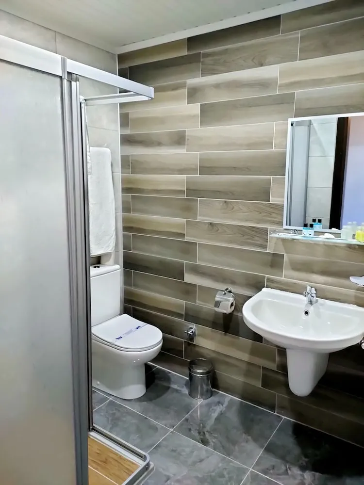 Tek Büyük Yataklı Oda, Göl Manzaralı