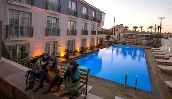 ALALUCCA HOTEL BY ELDA