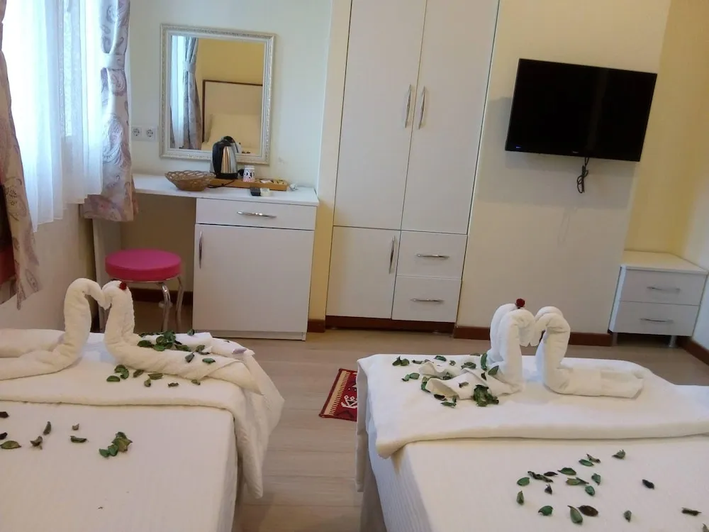 Tek Büyük veya İki Ayrı Yataklı Oda