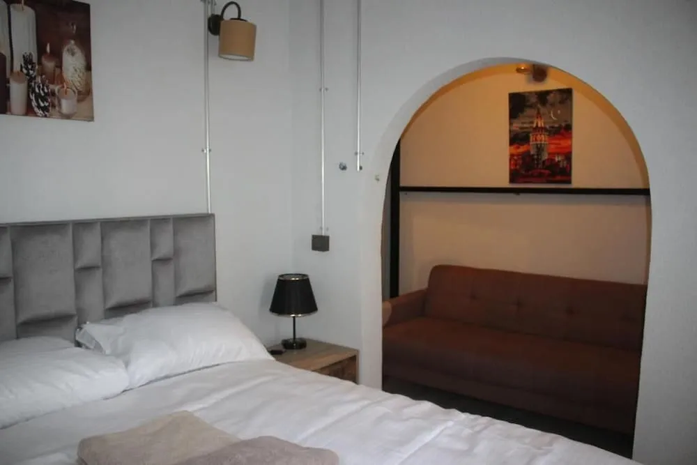 Standard Tek Büyük Yataklı Oda