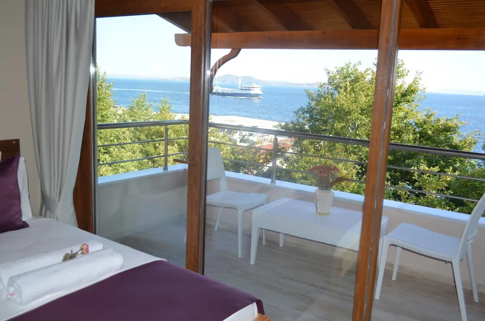 Deluxe Üç Kişilik Oda
