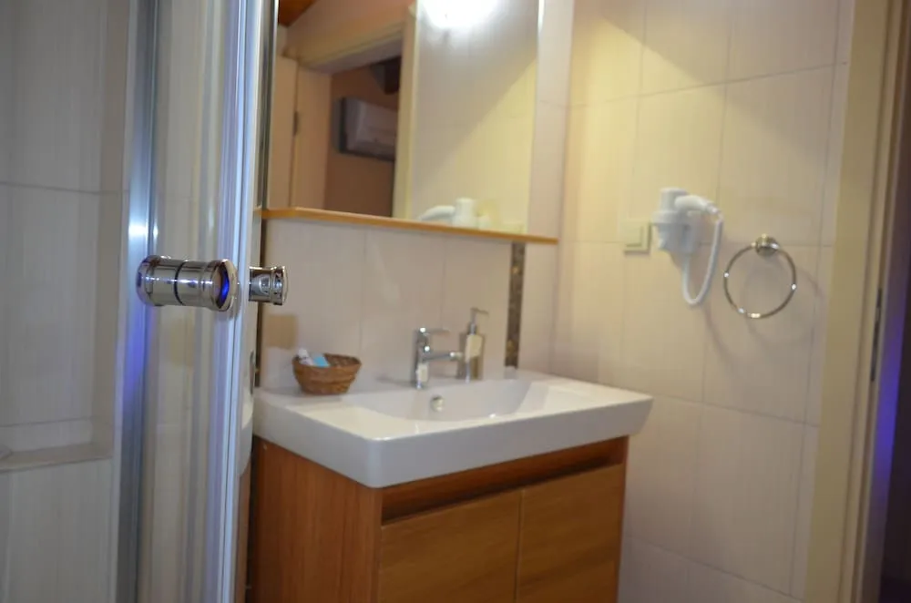 Deluxe Üç Kişilik Oda