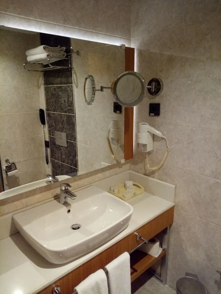Premium Tek Büyük Yataklı Oda