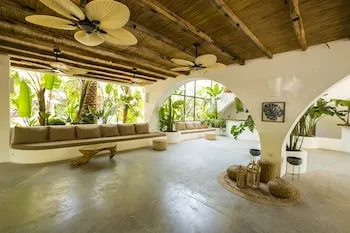 Flamingo Hotel & Spa - Pet Friendly