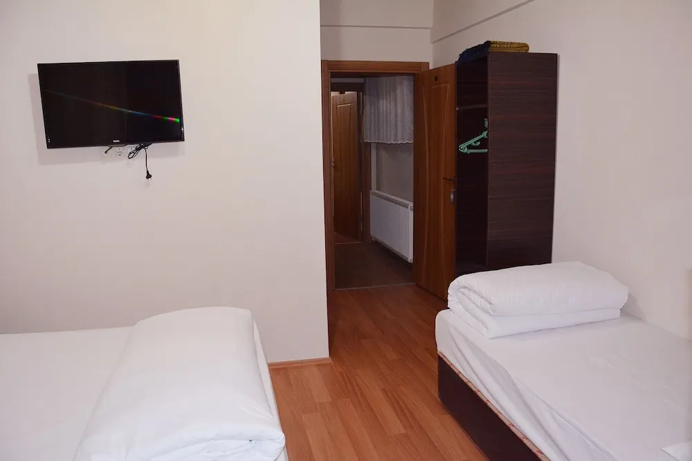 Basic Üç Kişilik Oda