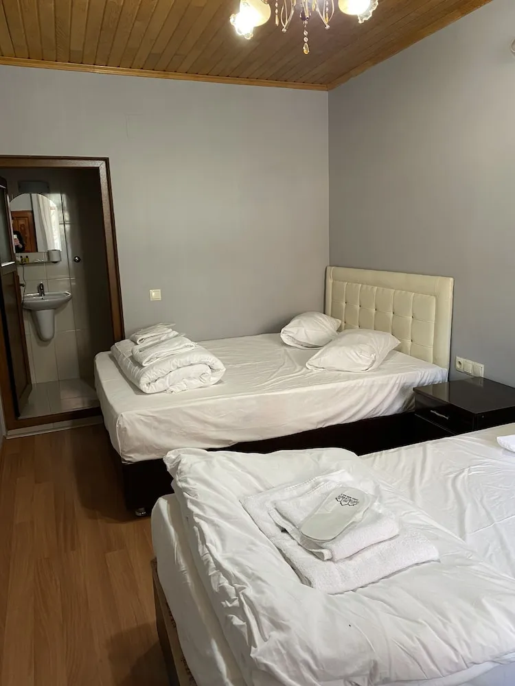Basic Üç Kişilik Oda