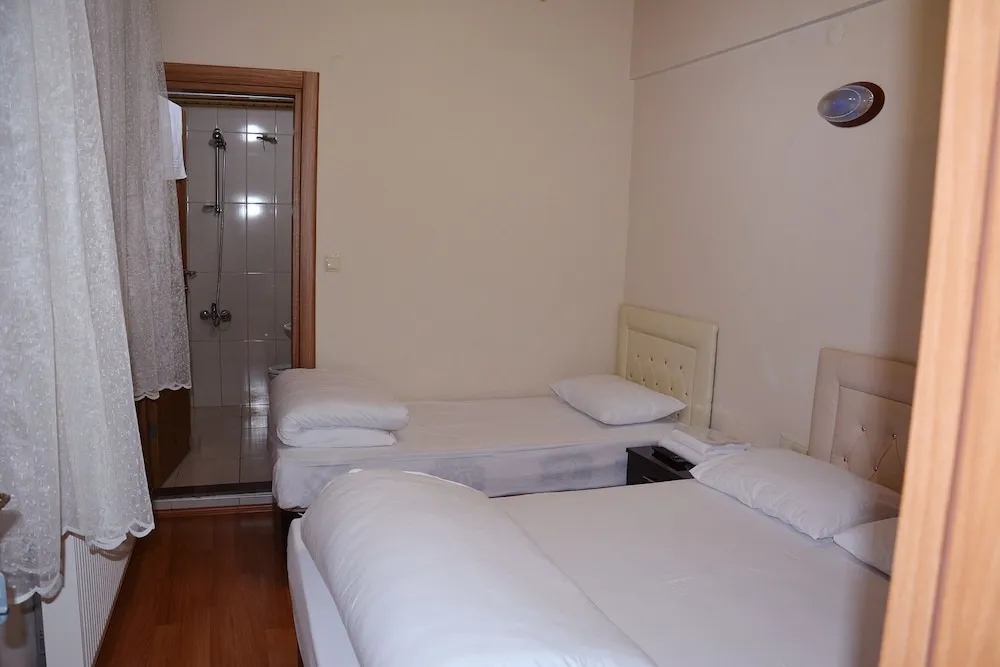 Basic Üç Kişilik Oda