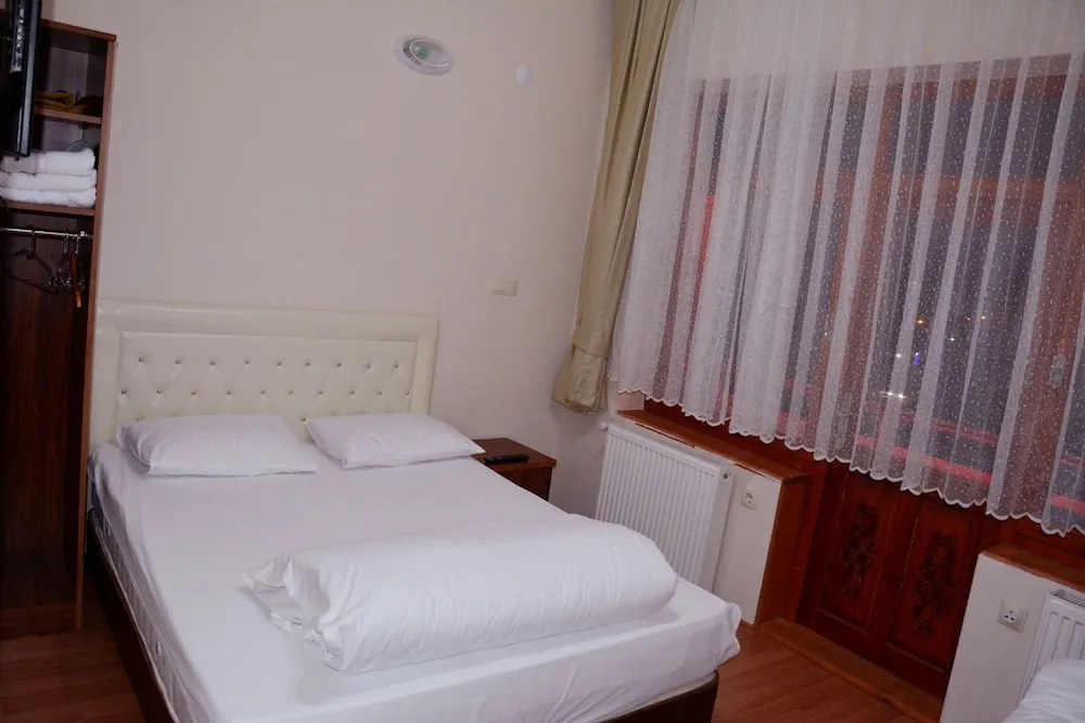 Basic Üç Kişilik Oda