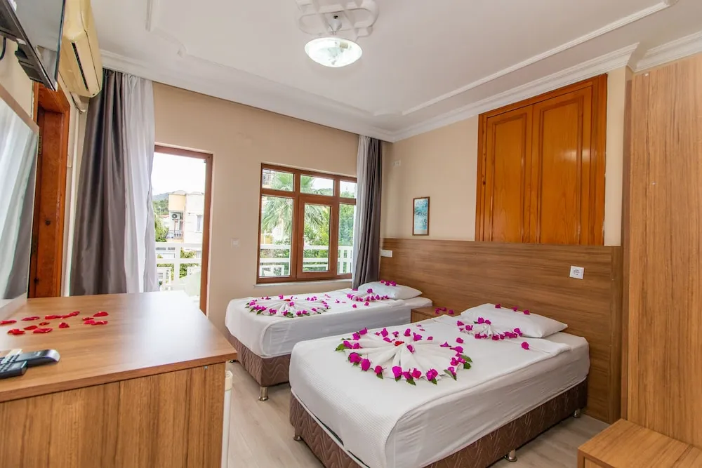 Standard Tek Büyük veya İki Ayrı Yataklı Oda