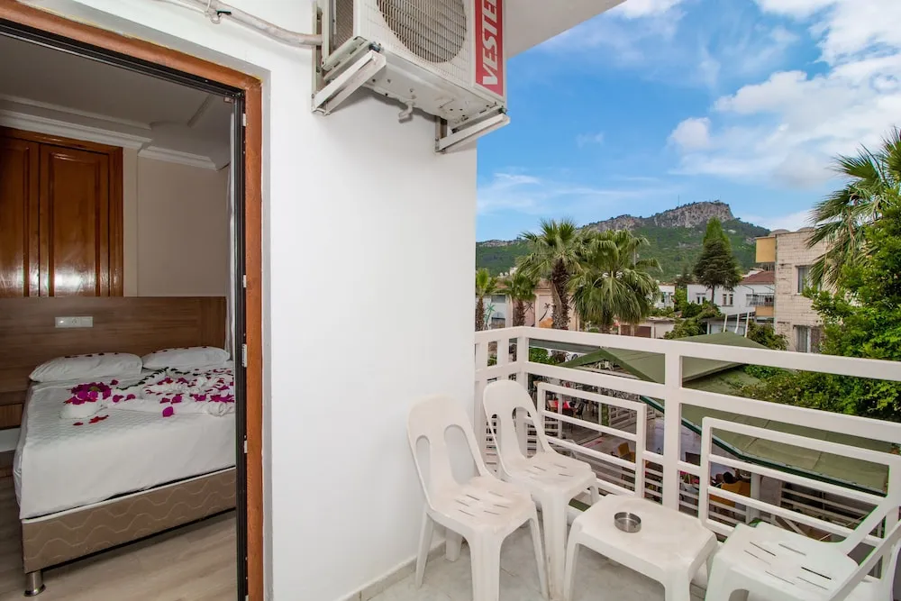 Standard Tek Büyük veya İki Ayrı Yataklı Oda