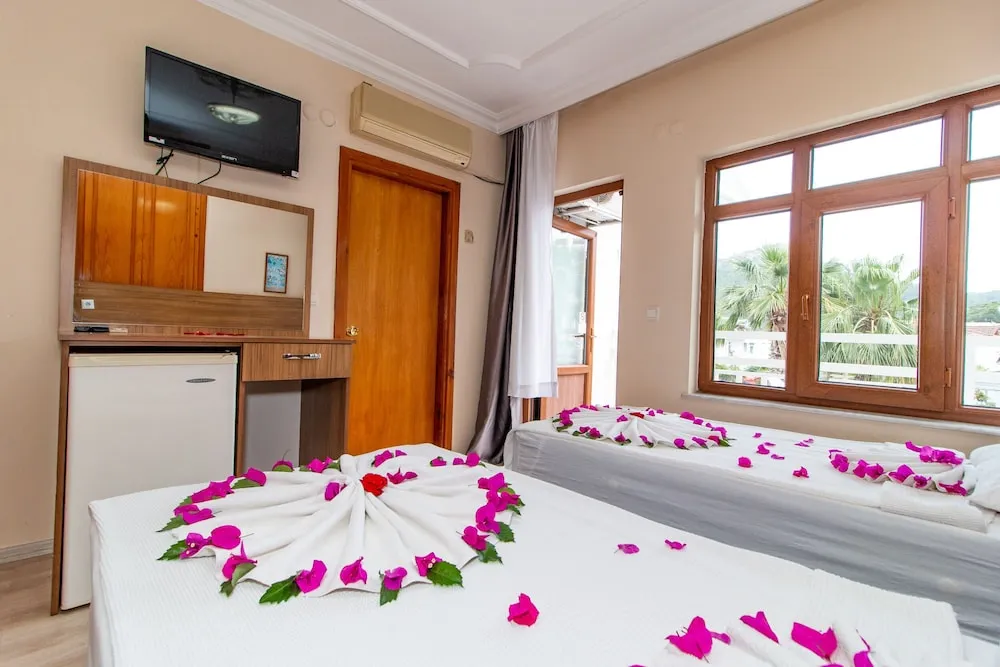 Standard Tek Büyük veya İki Ayrı Yataklı Oda