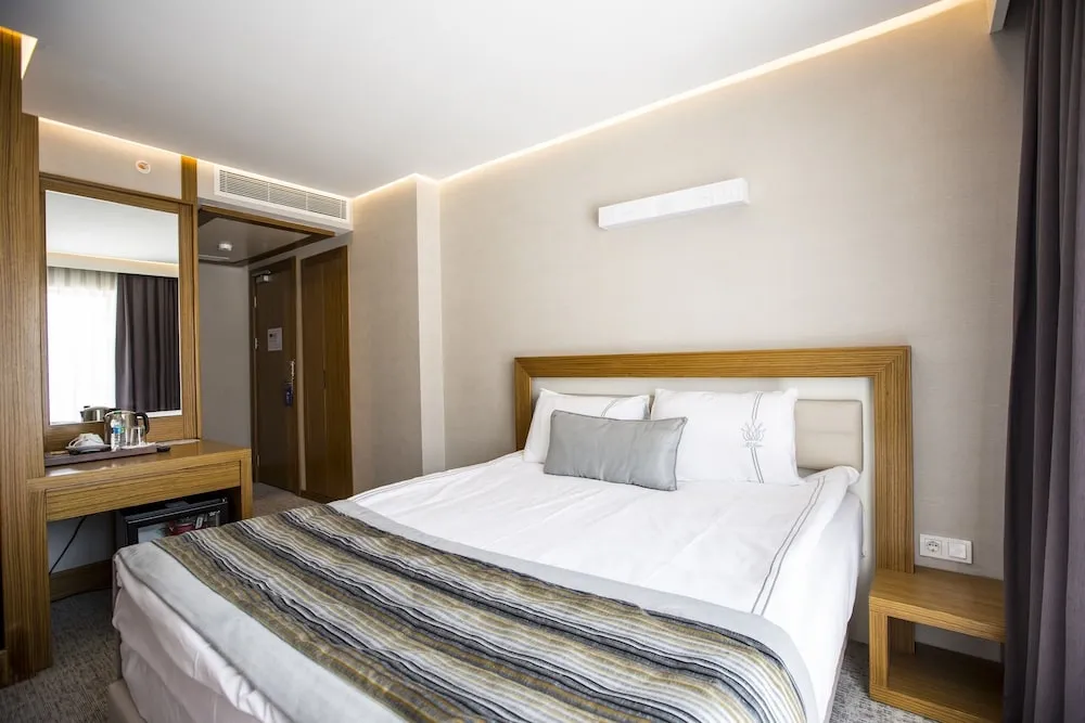 Deluxe Tek Büyük Yataklı Oda