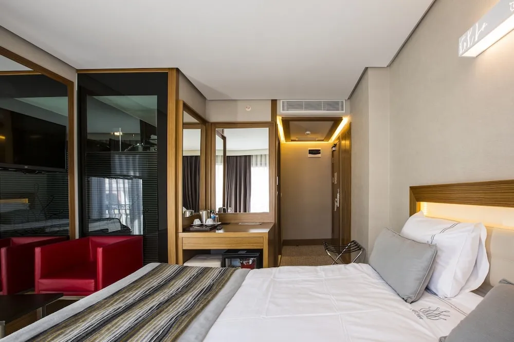 Deluxe Tek Büyük Yataklı Oda