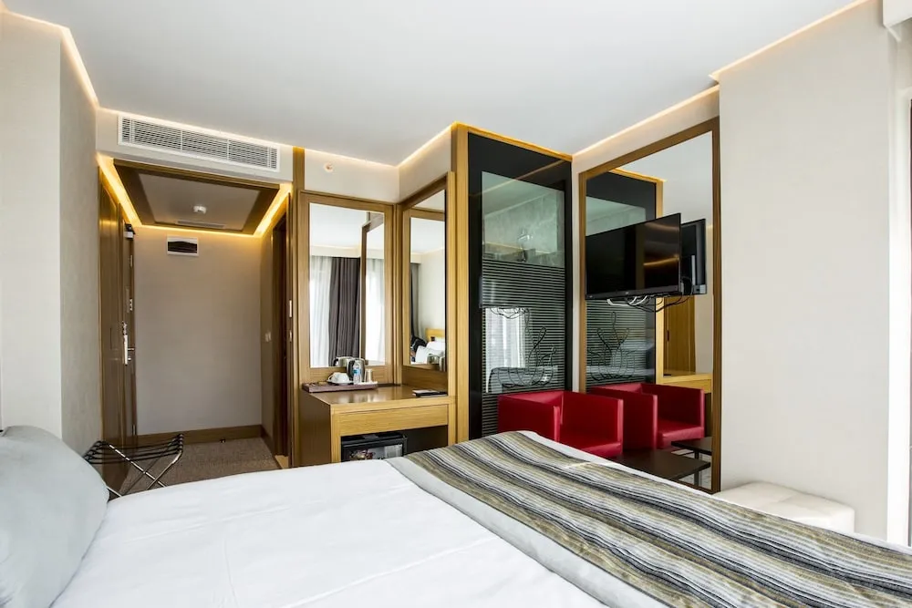 Deluxe Tek Büyük Yataklı Oda