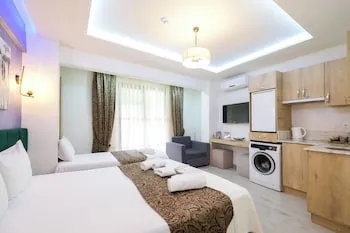 Loren Hotel Suites