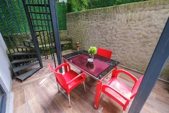 Loren Hotel Suites