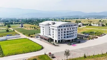 Karpalas City Hotel & Spa
