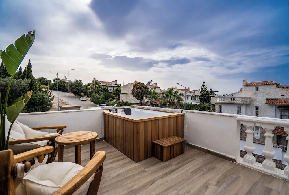 Tek Büyük Yataklı Oda (Attic)