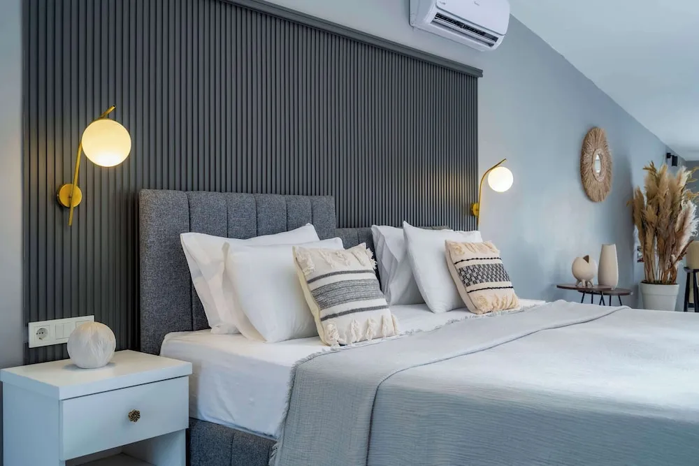 Tek Büyük Yataklı Oda (Attic)