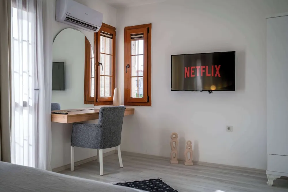 Deluxe Oda, Havuz Manzaralı