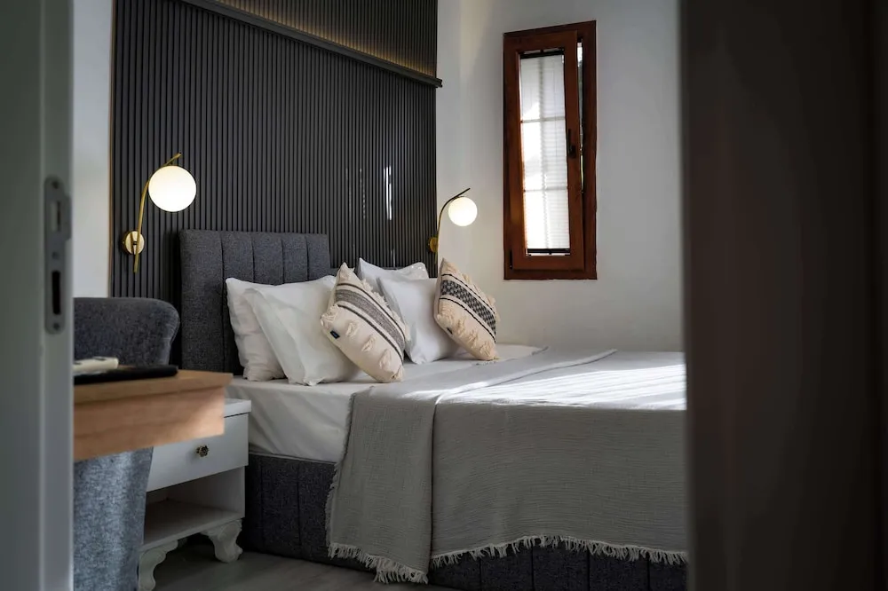 Deluxe Oda, Havuz Manzaralı