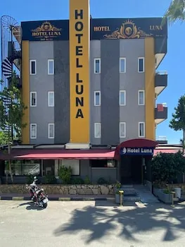 Luna Hotel