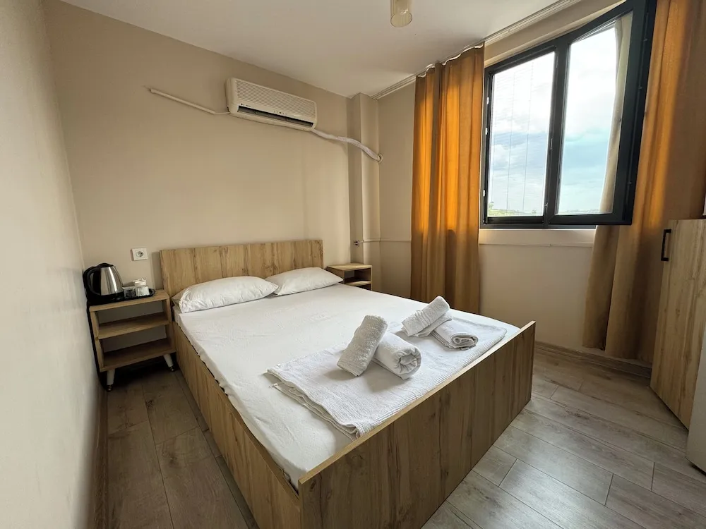 Comfort Tek Büyük Yataklı Oda