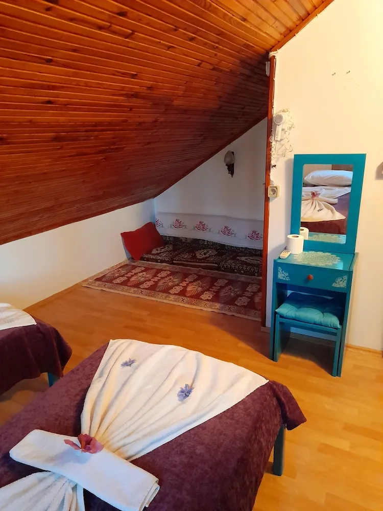 Standard Tek Büyük veya İki Ayrı Yataklı Oda